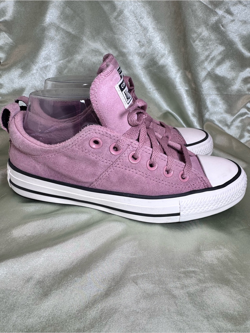 Converse Suede Leather Pink Low Top All Star Sneakers, Woman’s size 7, NWOB - Picture 2 of 9